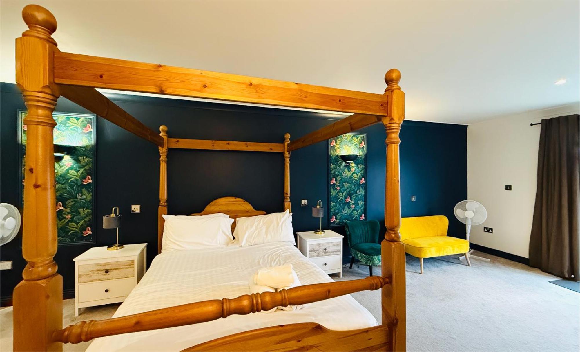 Hustyns Hotel Saint Wenn Esterno foto