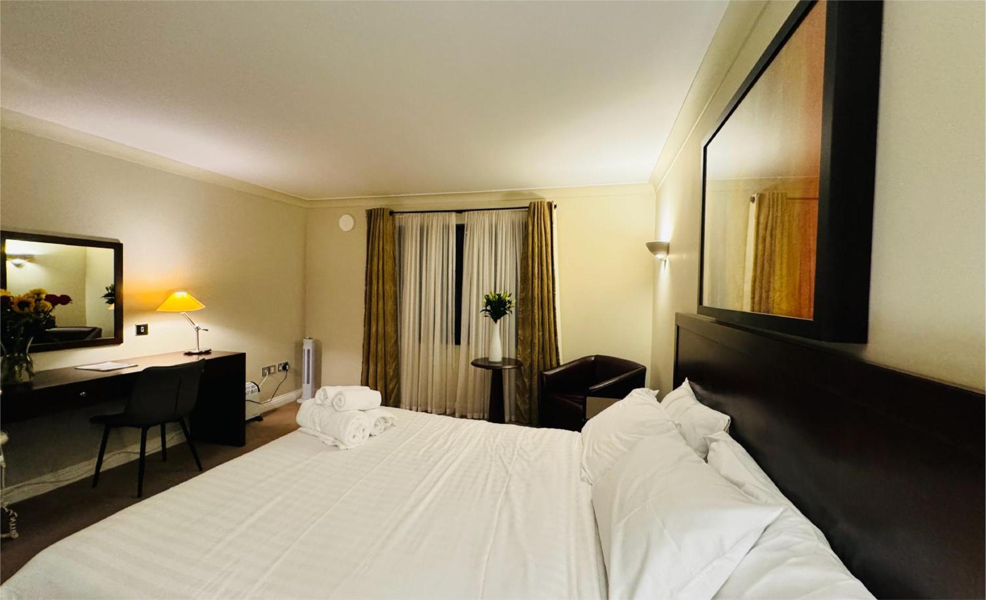 Hustyns Hotel Saint Wenn Esterno foto