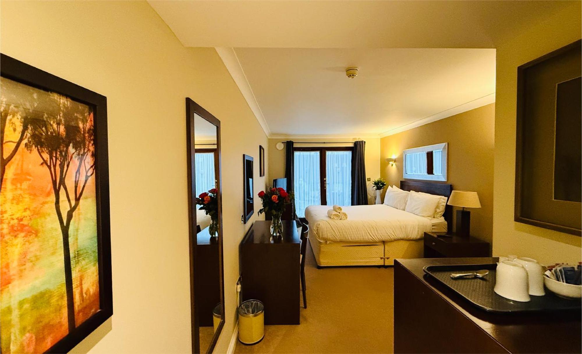 Hustyns Hotel Saint Wenn Esterno foto
