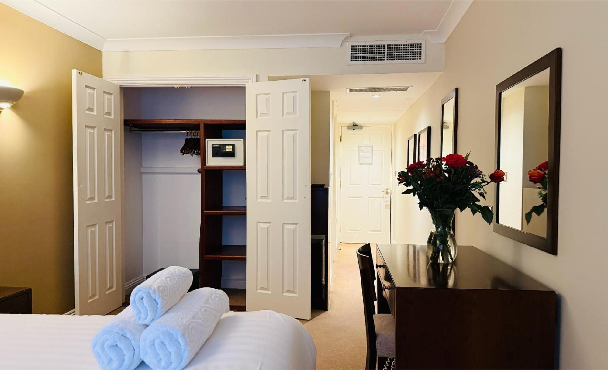 Hustyns Hotel Saint Wenn Esterno foto
