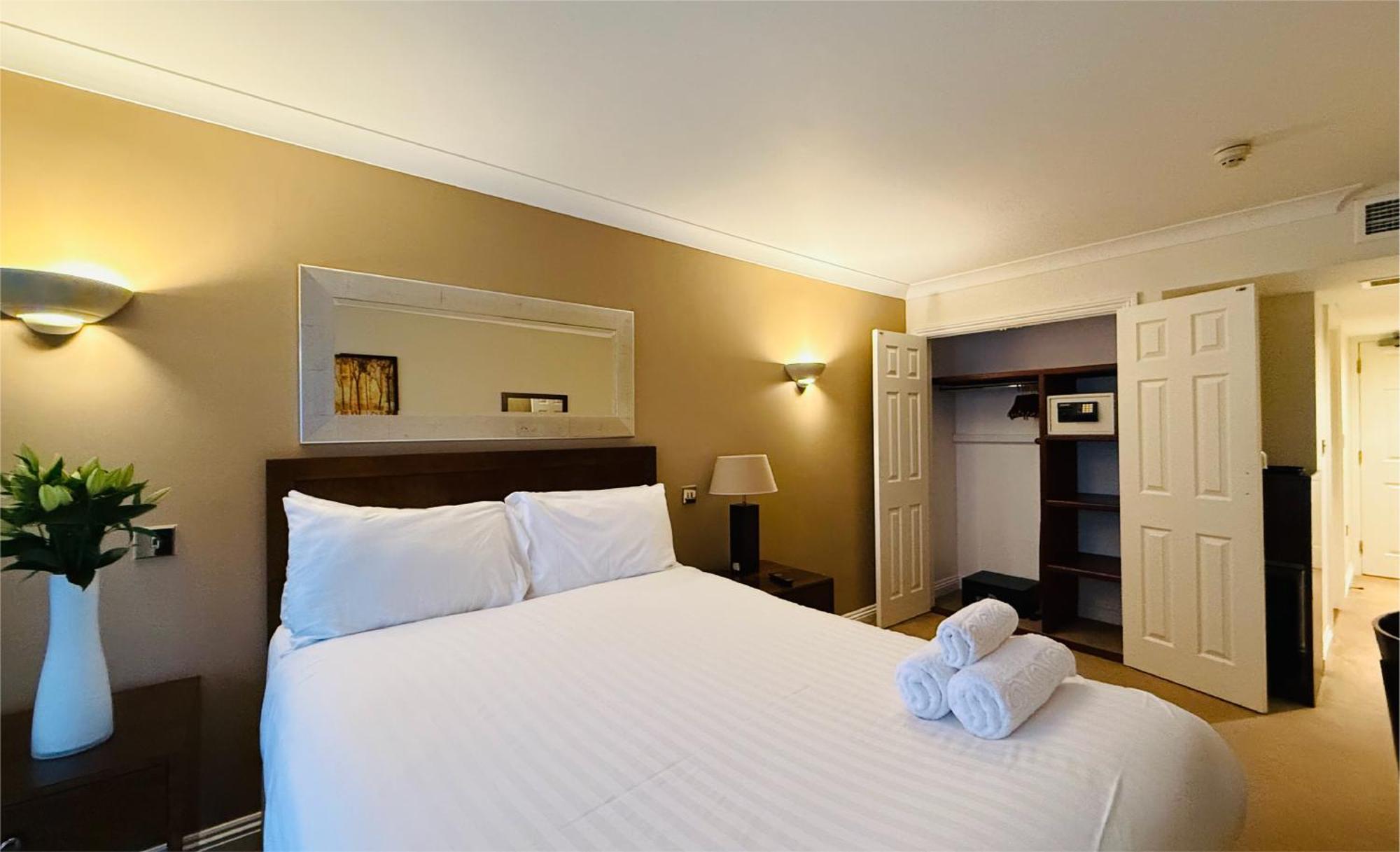 Hustyns Hotel Saint Wenn Esterno foto